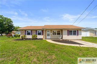 5 Forest Park Terrace, Monroe, NJ 08831