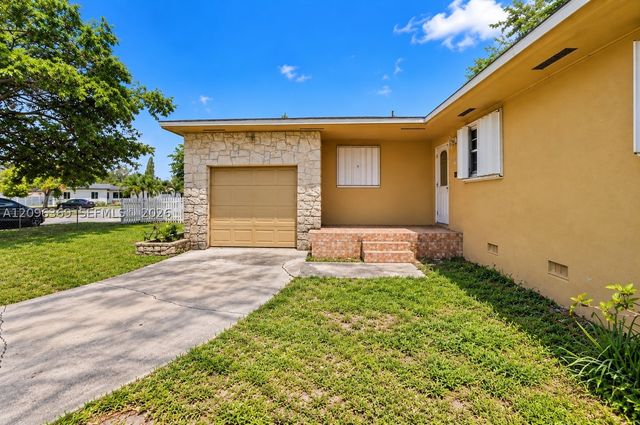 3031 NW 69th Ter, Miami, FL 33147