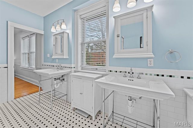 7354 Princeton Avenue, University City, MO 63130