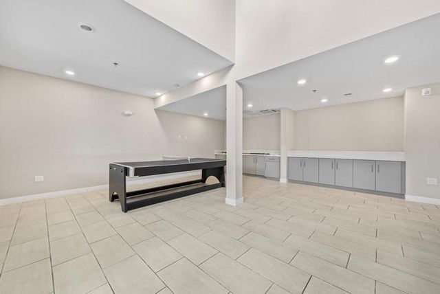 1048 Monroe Street 218, Santa Clara, CA 95050