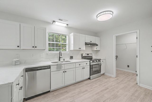 1327 Winterberry Avenue, Goose Creek, SC 29445