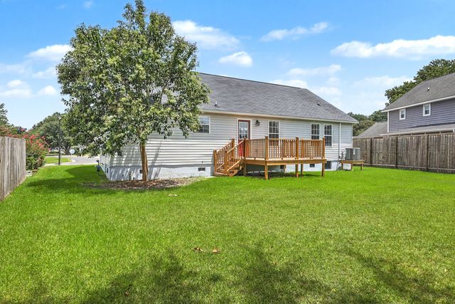 1327 Winterberry Avenue, Goose Creek, SC 29445