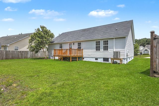 1327 Winterberry Avenue, Goose Creek, SC 29445