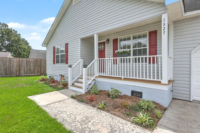 1327 Winterberry Avenue, Goose Creek, SC 29445