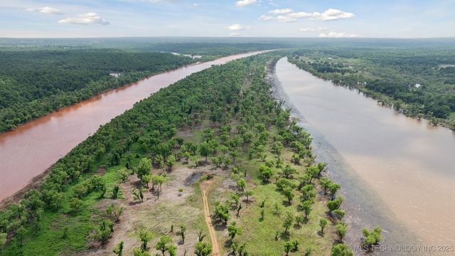 2018 Baker Drive, Mannford, OK 74044