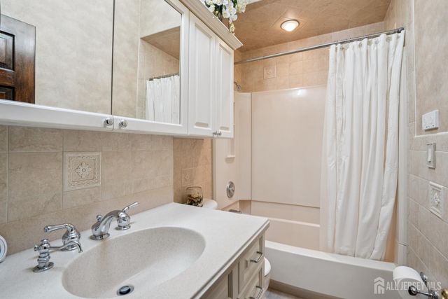 1453 Tooz Place, South Plainfield, NJ 07080