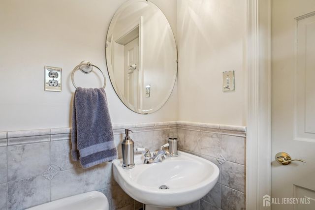1453 Tooz Place, South Plainfield, NJ 07080
