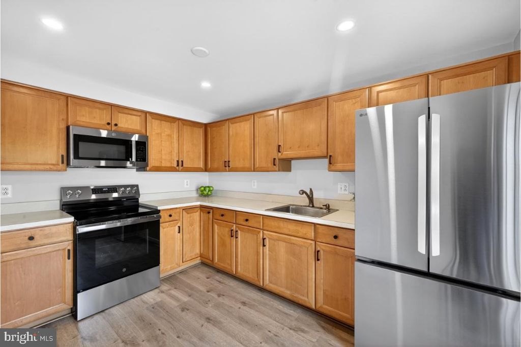 Image 11 of property listing at 10519 BOUNTY COVE CT, Gaithersburg, MD 20878