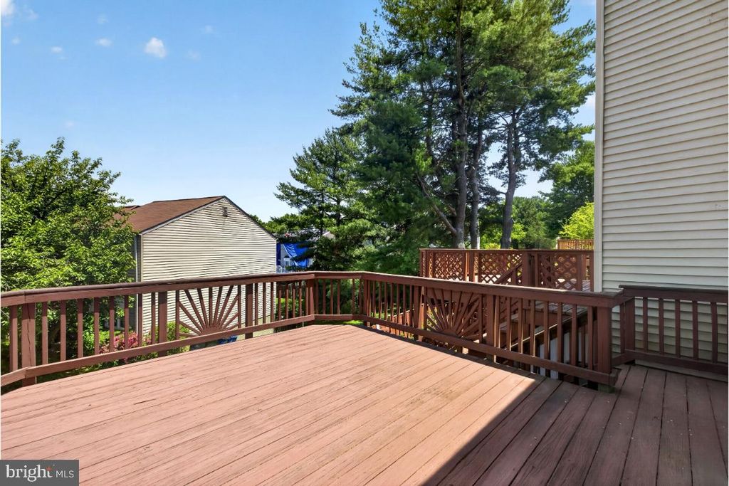Image 14 of property listing at 10519 BOUNTY COVE CT, Gaithersburg, MD 20878