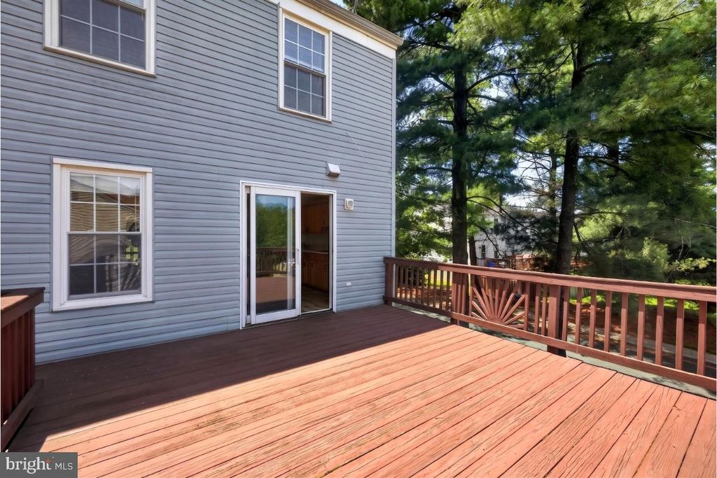 Image 15 of property listing at 10519 BOUNTY COVE CT, Gaithersburg, MD 20878