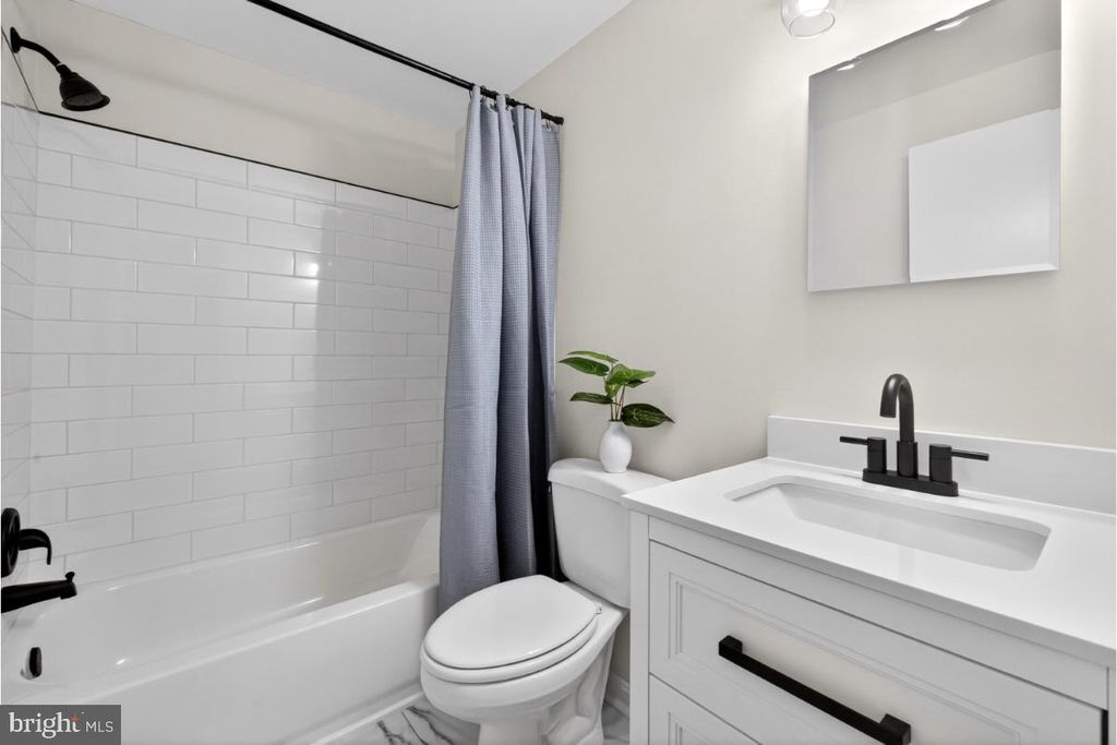 Image 28 of property listing at 10519 BOUNTY COVE CT, Gaithersburg, MD 20878
