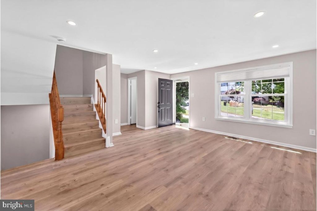 Image 4 of property listing at 10519 BOUNTY COVE CT, Gaithersburg, MD 20878