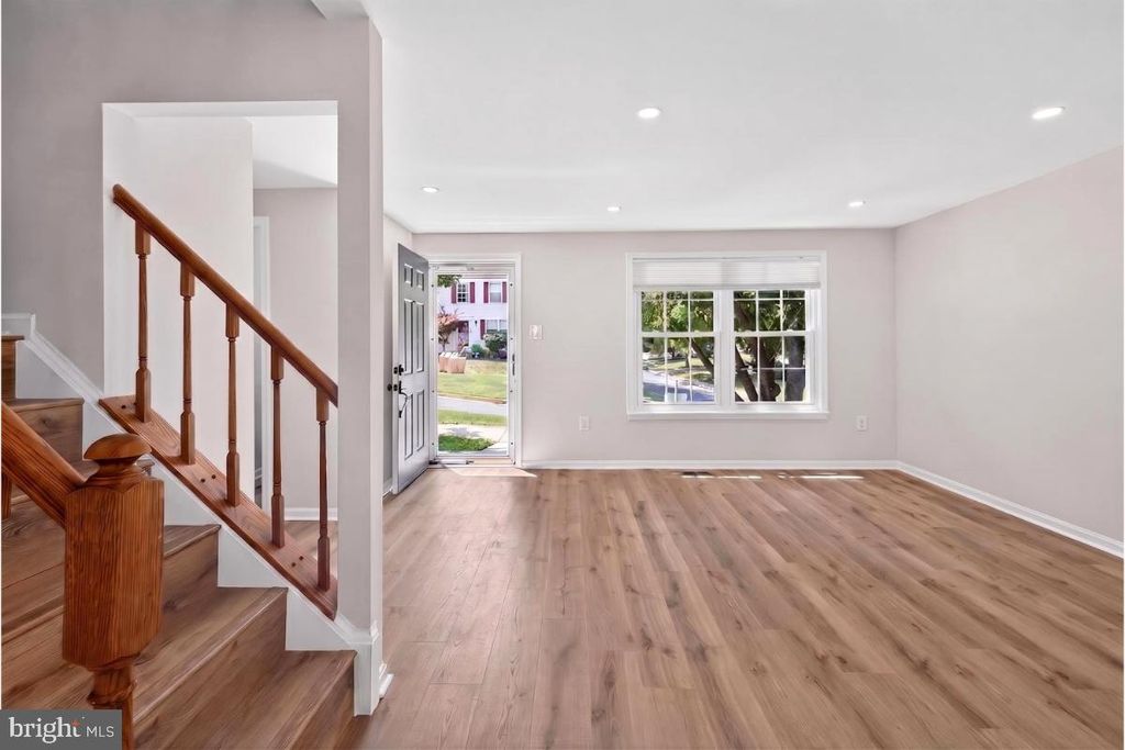 Image 9 of property listing at 10519 BOUNTY COVE CT, Gaithersburg, MD 20878