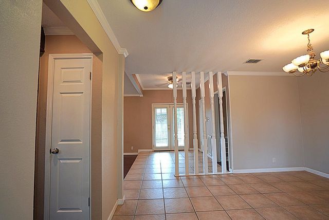 209 Dogwood Street, Lake Jackson, TX 77566