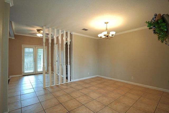 209 Dogwood Street, Lake Jackson, TX 77566