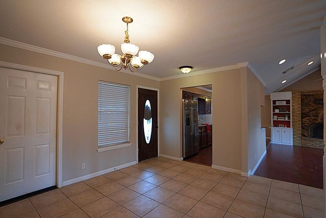 209 Dogwood Street, Lake Jackson, TX 77566