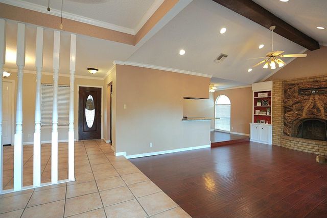 209 Dogwood Street, Lake Jackson, TX 77566