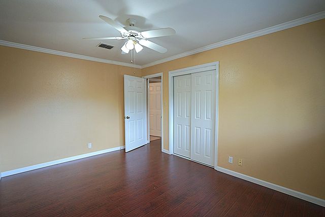 209 Dogwood Street, Lake Jackson, TX 77566