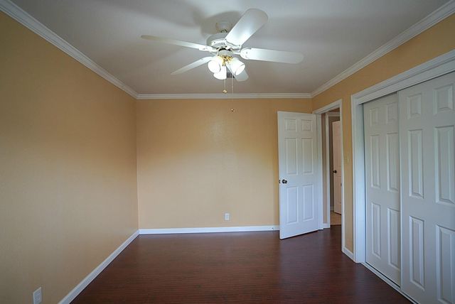 209 Dogwood Street, Lake Jackson, TX 77566