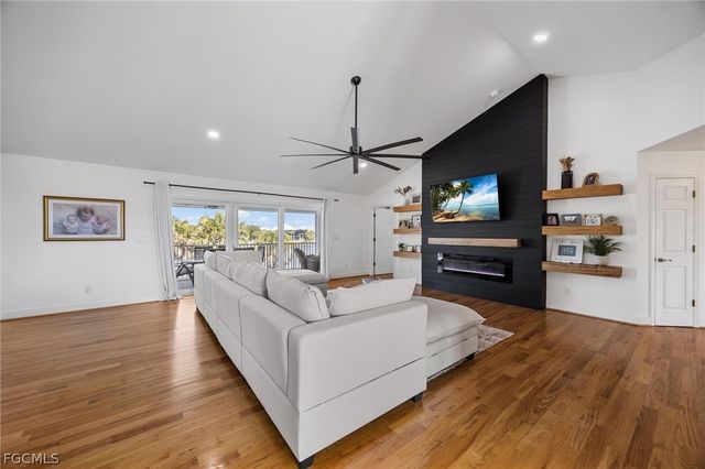 425 Lake Murex CIR, Sanibel, FL 33957