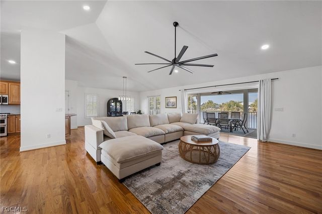 425 Lake Murex CIR, Sanibel, FL 33957