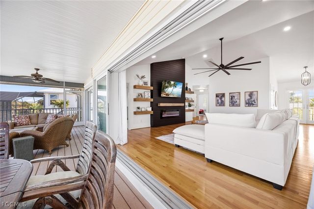 425 Lake Murex CIR, Sanibel, FL 33957