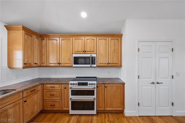 425 Lake Murex CIR, Sanibel, FL 33957