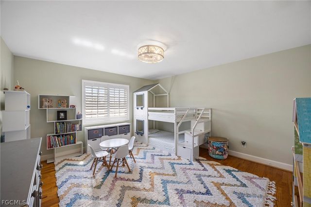 425 Lake Murex CIR, Sanibel, FL 33957