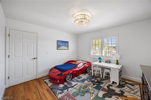 425 Lake Murex CIR, Sanibel, FL 33957