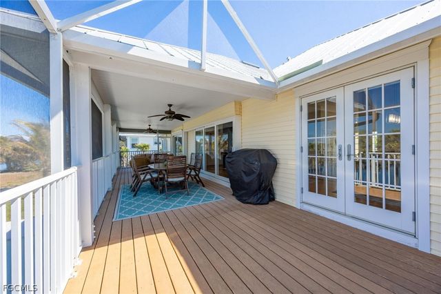 425 Lake Murex CIR, Sanibel, FL 33957