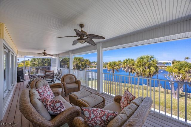 425 Lake Murex CIR, Sanibel, FL 33957