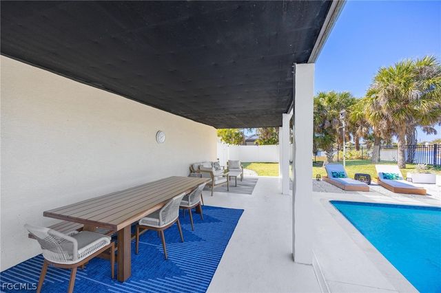 425 Lake Murex CIR, Sanibel, FL 33957