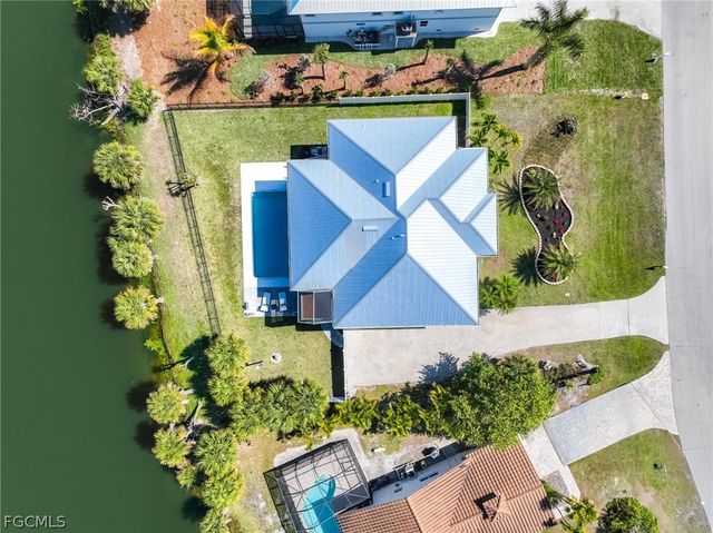 425 Lake Murex CIR, Sanibel, FL 33957