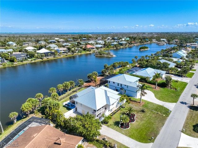 425 Lake Murex CIR, Sanibel, FL 33957