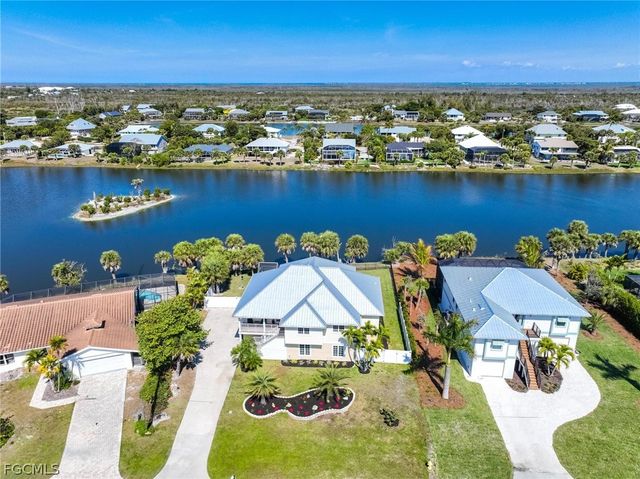 425 Lake Murex CIR, Sanibel, FL 33957