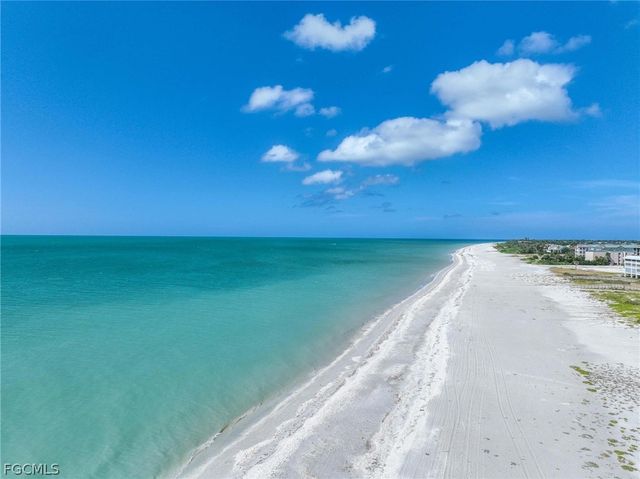 425 Lake Murex CIR, Sanibel, FL 33957