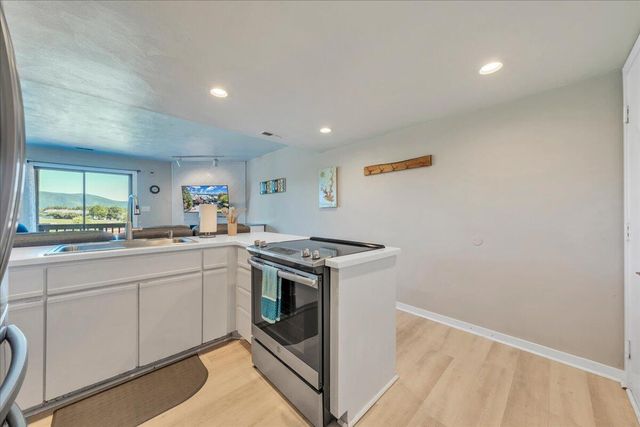 120 Sailors Cove DR UNIT 1308, Moneta, VA 24121