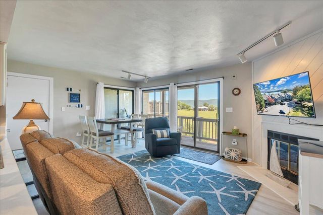 120 Sailors Cove DR UNIT 1308, Moneta, VA 24121