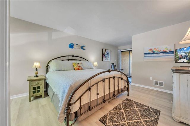 120 Sailors Cove DR UNIT 1308, Moneta, VA 24121