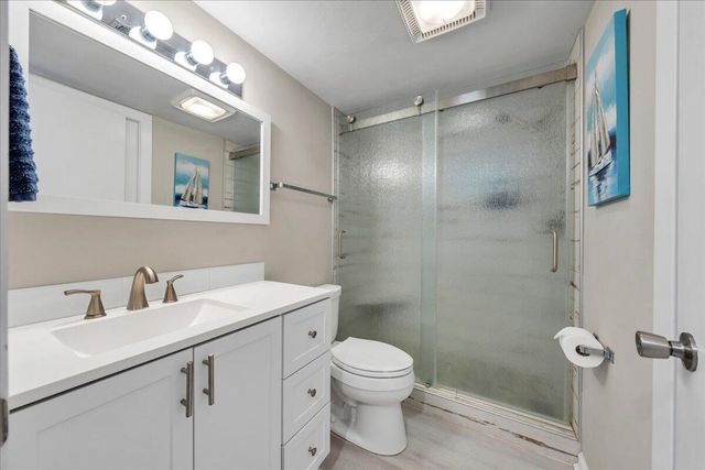 120 Sailors Cove DR UNIT 1308, Moneta, VA 24121
