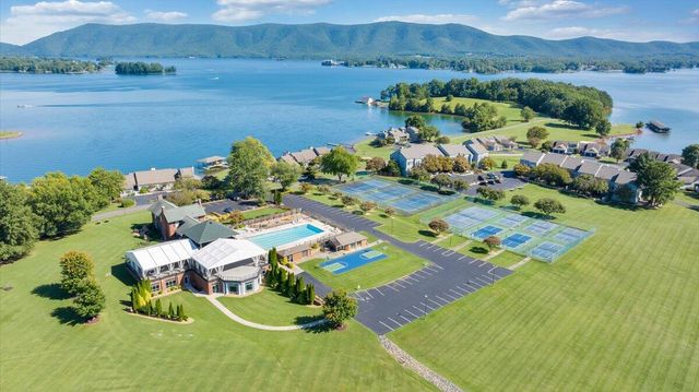 120 Sailors Cove DR UNIT 1308, Moneta, VA 24121