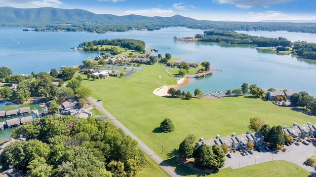 120 Sailors Cove DR UNIT 1308, Moneta, VA 24121