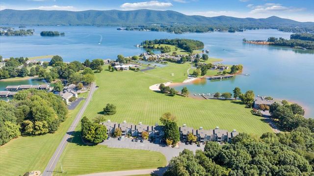 120 Sailors Cove DR UNIT 1308, Moneta, VA 24121
