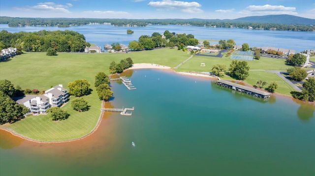 120 Sailors Cove DR UNIT 1308, Moneta, VA 24121