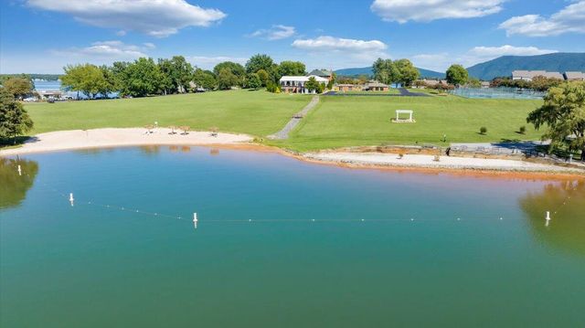 120 Sailors Cove DR UNIT 1308, Moneta, VA 24121