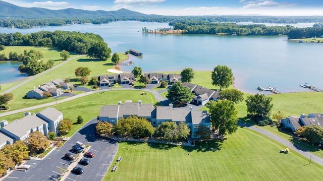 120 Sailors Cove DR UNIT 1308, Moneta, VA 24121