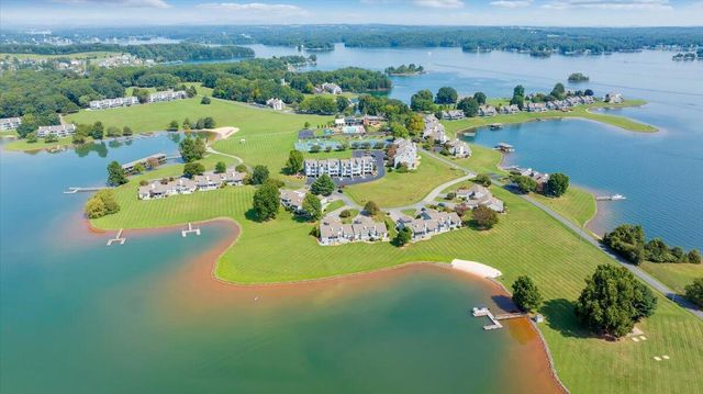 120 Sailors Cove DR UNIT 1308, Moneta, VA 24121