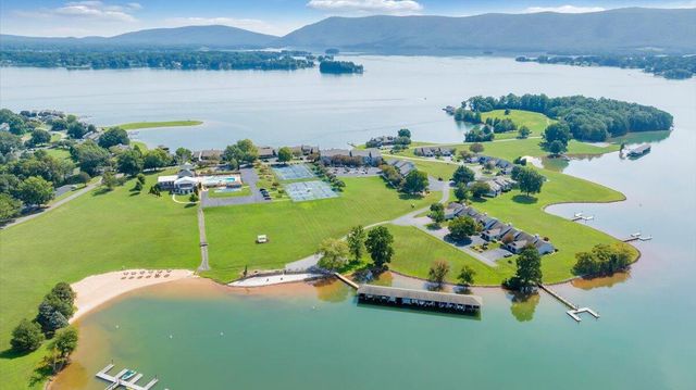 120 Sailors Cove DR UNIT 1308, Moneta, VA 24121