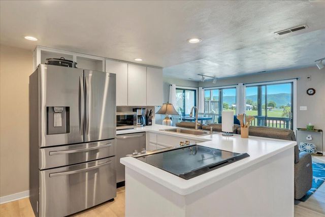 120 Sailors Cove DR UNIT 1308, Moneta, VA 24121