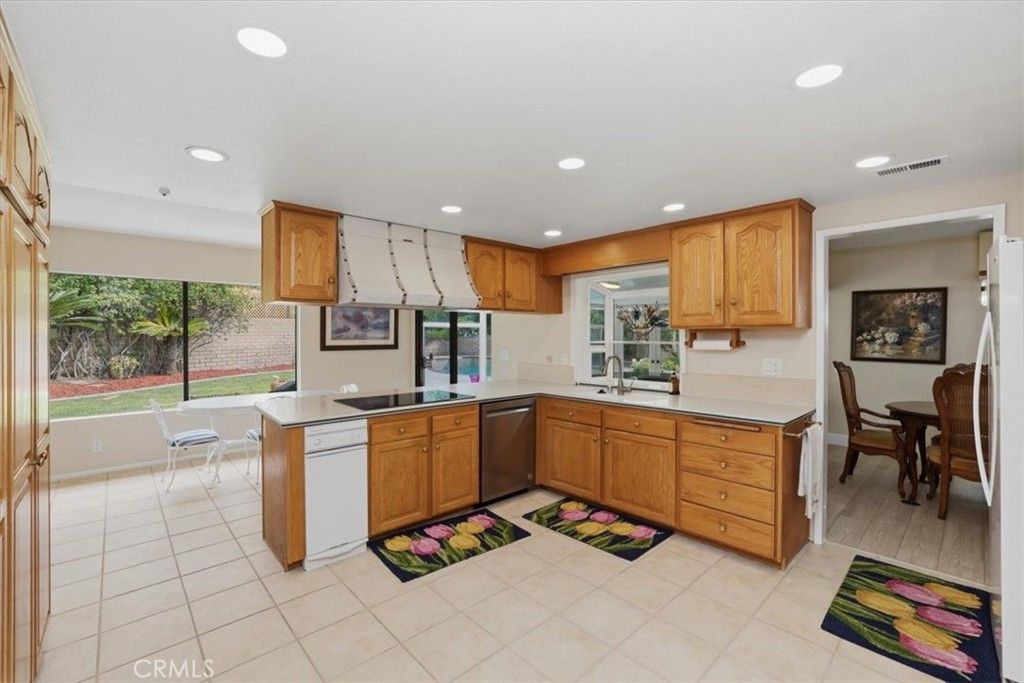 Image 12 of property listing at 2505 Regency, Fullerton, CA 92833